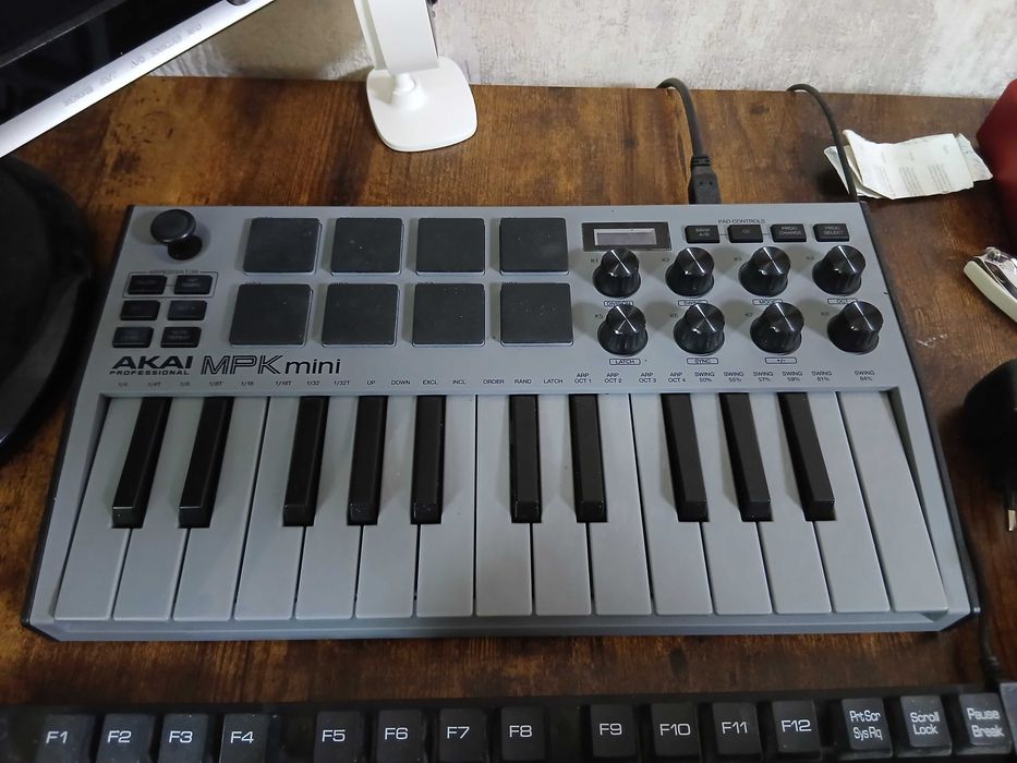 akai mpk mini mk3 - Купить музыкальные инструменты - Цена на OLX.ua