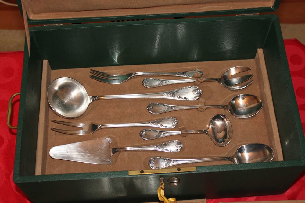 Faqueiro Christofle Marly de 156 peças em prata de lei francesa