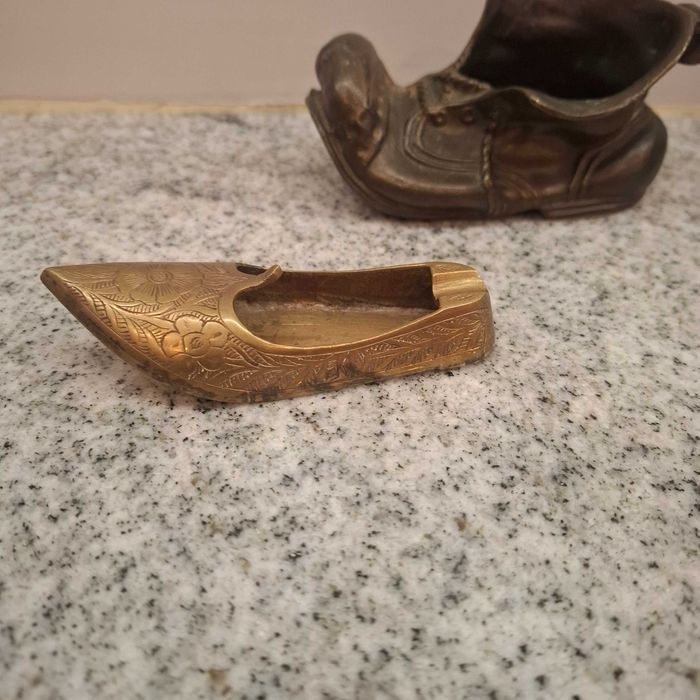 Popielniczka w kształcie buta. Prl retro vintage