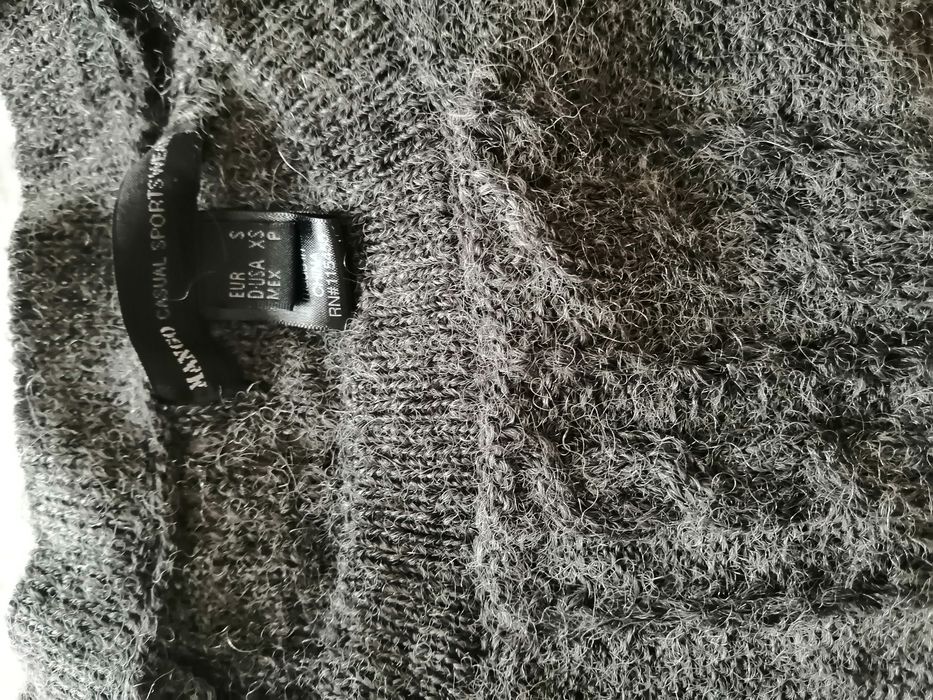 Vestido em malha cinzento