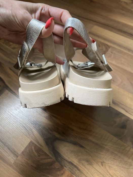 Босоніжки Zara