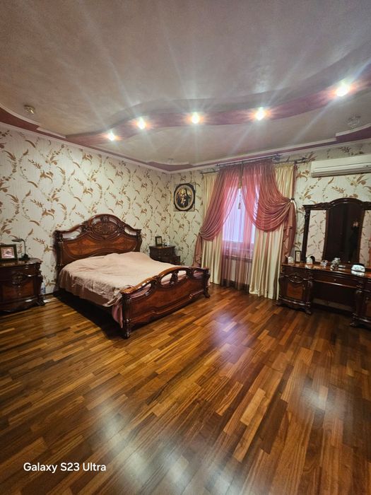 Продаж елітного будинку по вул. Назарія Яремчука ( Єршова  )