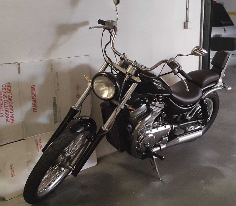 Suzuki Intruder VS800