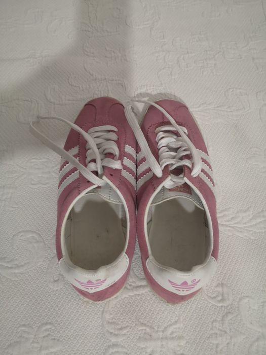 Ténis Adidas cor de rosa