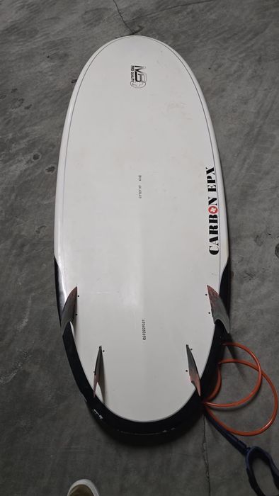 Surf baord 6:0, 47L, leash, fins