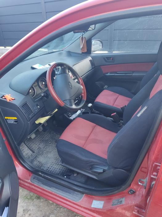 Hyundai продається