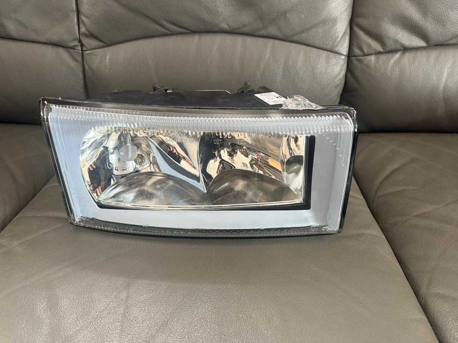 Lampa reflektor lewy prawy Mercedes Unimog U300 U400 U500