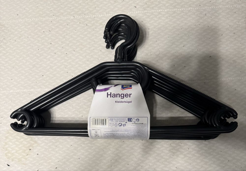 Продам вішаки  для одягу нові