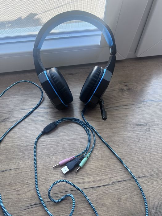 Sluchawki nauszne przewodowe z mikrofonem