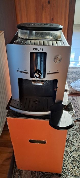 Ekspres ciśnieniowy Krups EA829E10 do naprawy