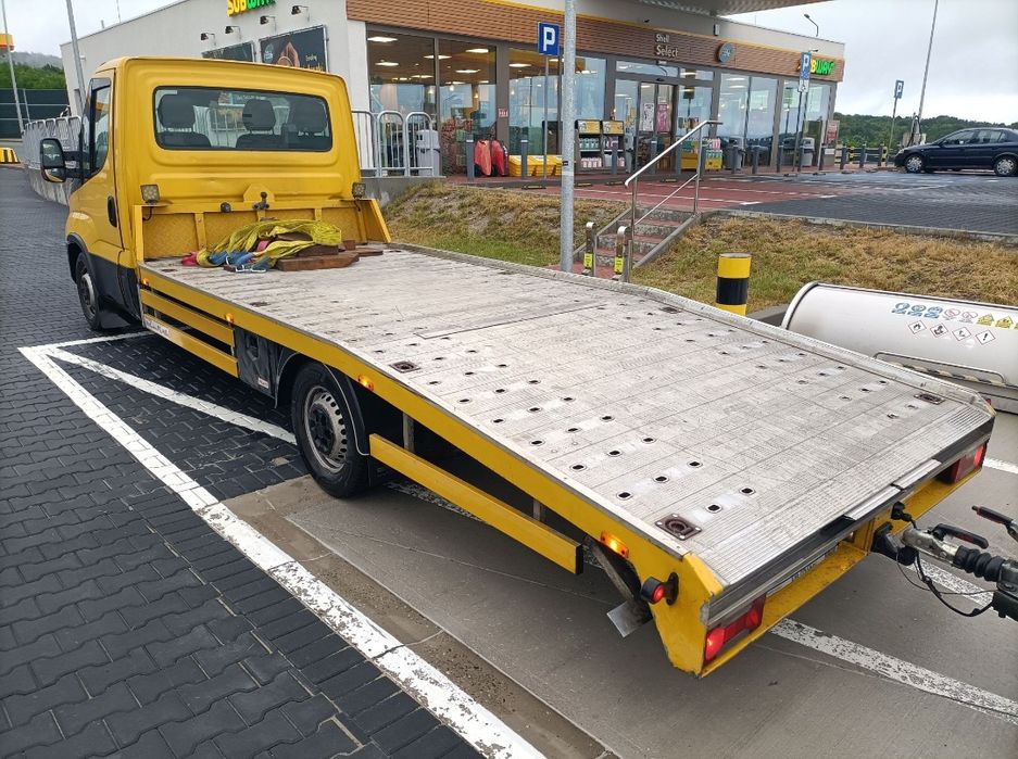 Laweta/ Transport/ Pomoc drogowa/ Assistance/ Wyciągarka/ Holownik