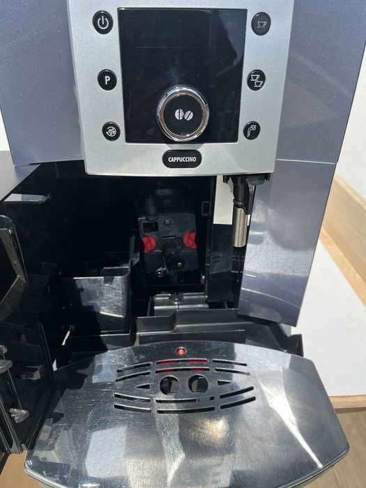 Кавова машина Delonghi Perfecta Cappuccino ESAM5500.M, повне ТО