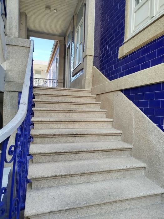 Magnífico T1 muito amplo  e luminoso em Costa Cabral