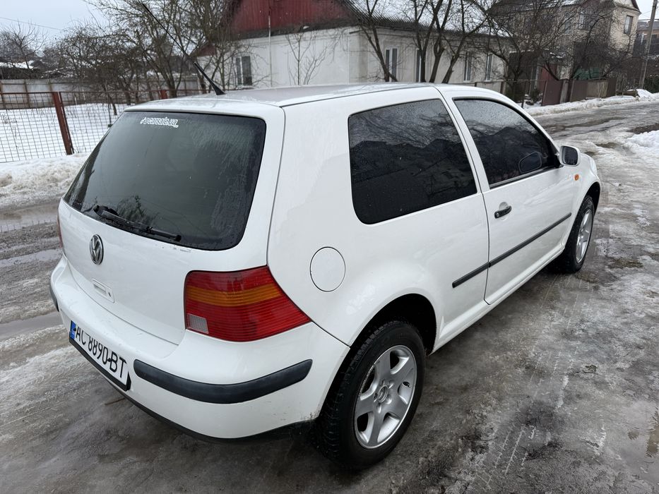Volkswagen Golf 4 Автомат 1.6