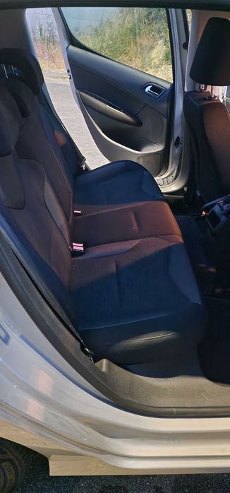 Peugeot 308 2012