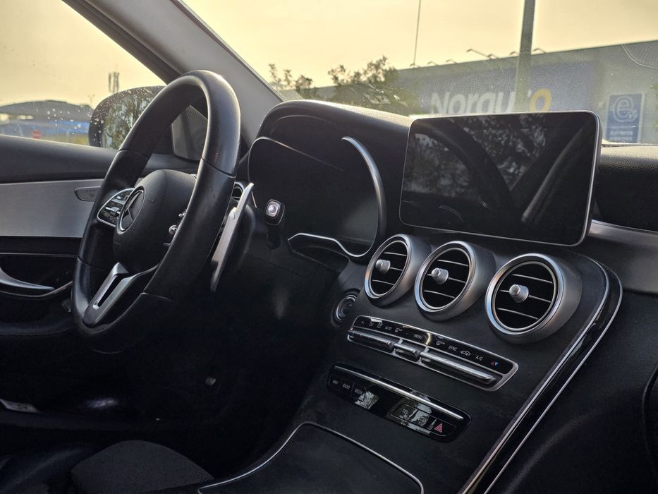 O Parceiro Ideal para a Sua Família: Mercedes-Benz C180 (Face-lift)