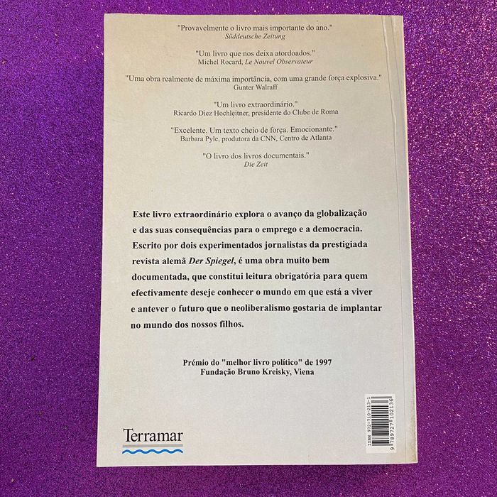 A Armadilha da Globalização  Assalto à Democracia e bem-estar Social