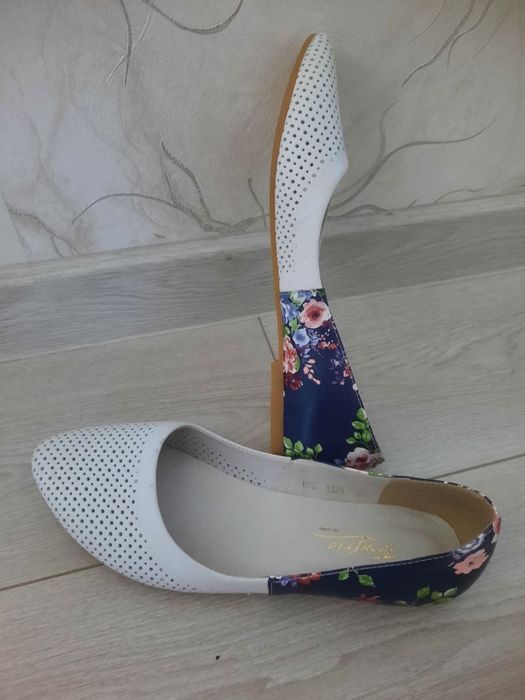 Шкіряні балетки