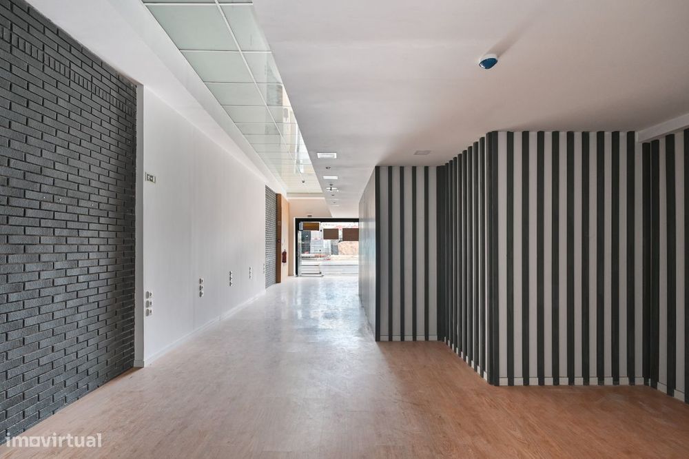 Armazém para venda - Porto