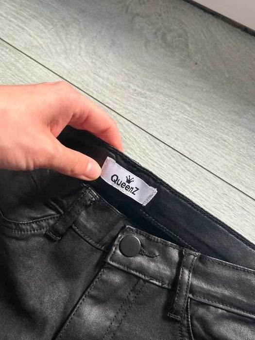 Spodnie skórzane QueenZ XS eko skóra wiskoza elastan dopasowane