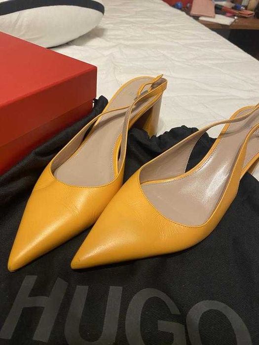 Жовті туфлі hugo boss