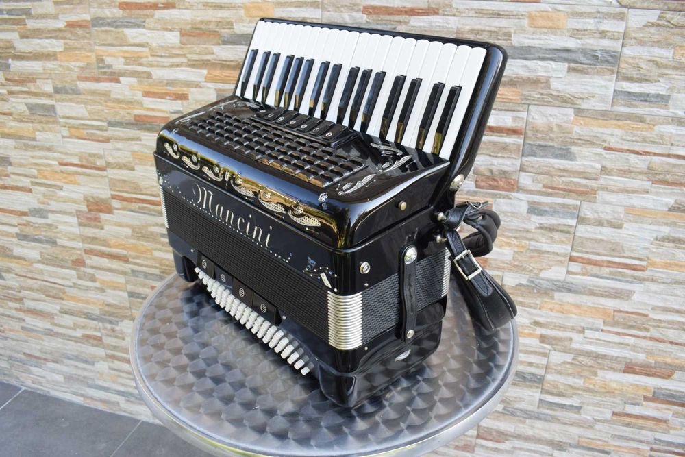 Acordeao Mancini 3 voz 96 baixos