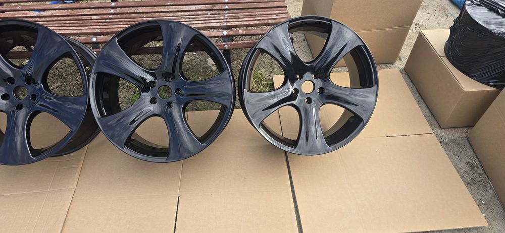 Felgi BMW X5 E70 F15 VW AMAROK 5x120 R22 ET35 Otwór piasty 74.1