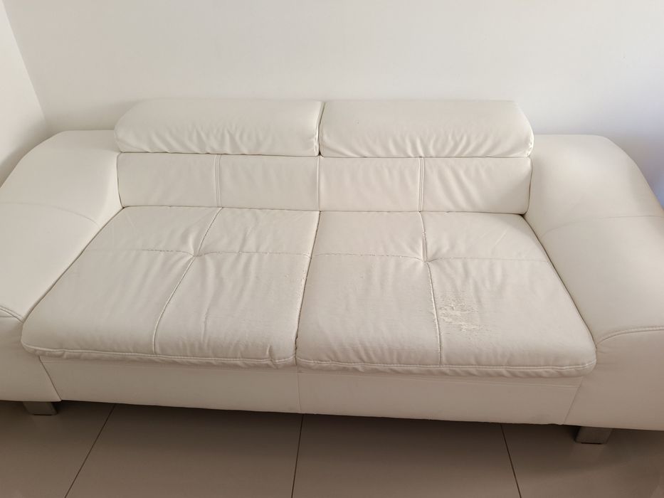 Sofa em pele branco