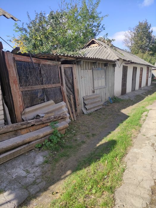 Продається квартирний будинок