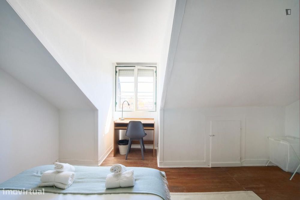Quarto - localizado em São Bento Lisbon