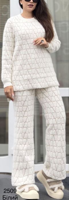 Жіночий костюм Ангора