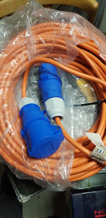 Akcesoria do kampera - Kabel zasilający z gniazdami 230V - ok 25mb