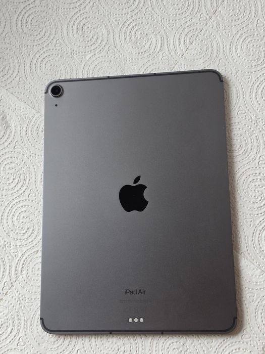 iPad Air 5th M1 A2589 справний + сім карта