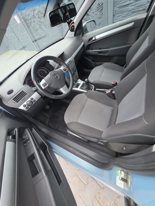 Opel Astra H 1.7 Diesel 2009 | 290 000 km | 6 biegów | Klimatyzacja | Bez korozji STAN BDB