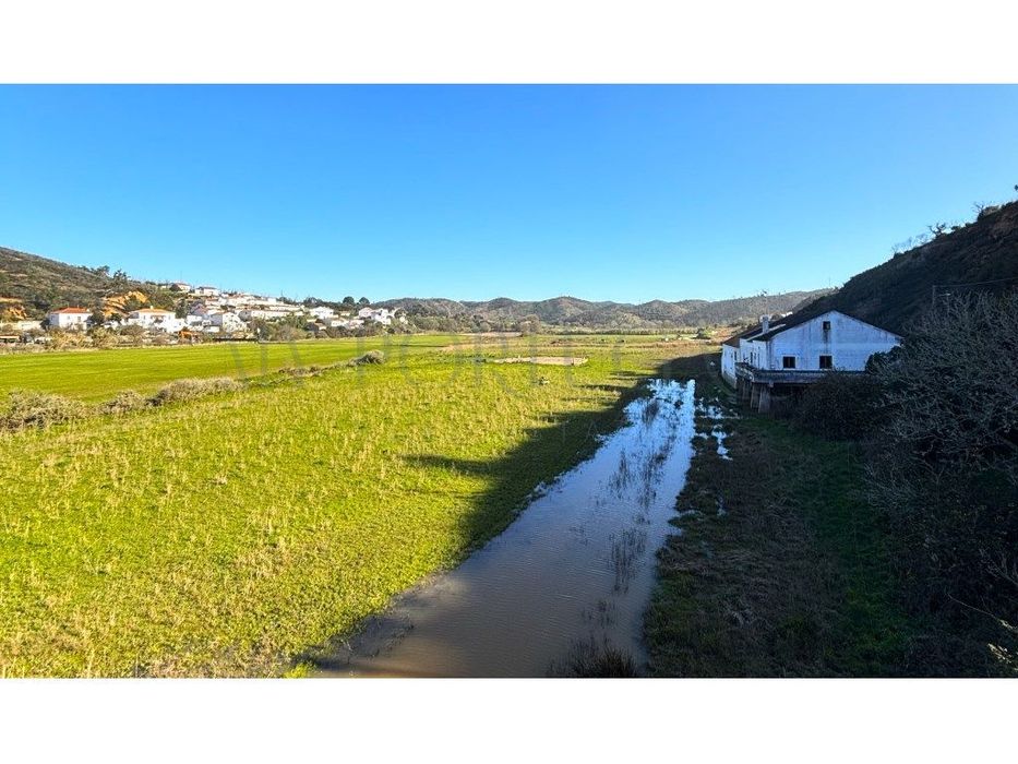 Moradia T4 com Extensa Propriedade Rústica em Odeceixe, Aljezur - U...