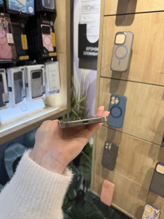 iPhone 16 Pro 256GB Desert