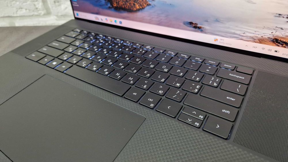 Ноутбук Dell XPS 17 9700/іntel i7-10875H/20/512/RTX 2060/Эксклюзив/17 дюйм