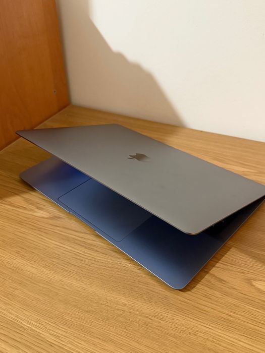 MacBook Air 2018 / 16gb / 256gb