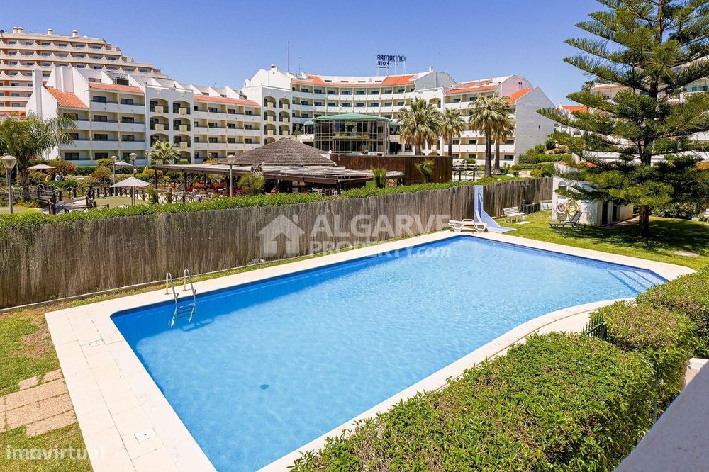 Bonito apartamento T2 recentemente remodelado no centro de Albufeira p