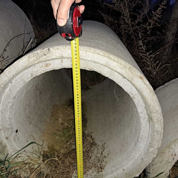 4 kanały betonowe o wysokość 1m. Śr. zew. 64 cm, śr. wew. 47.5cm
