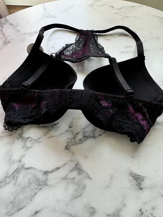 Новий бюстгальтер з оригінальною спинкою M&S