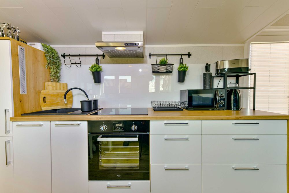 Zakotwicz się nad morzem  KOTWISKO Sarbinowo Domki z basenem .