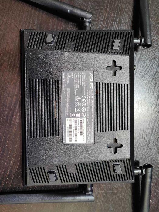 Router ASUS RT-AC1200G+ Dual-Band Gigabit (Como Novo)