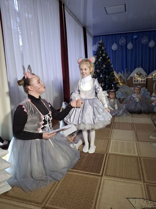 Святкове платя мишки.