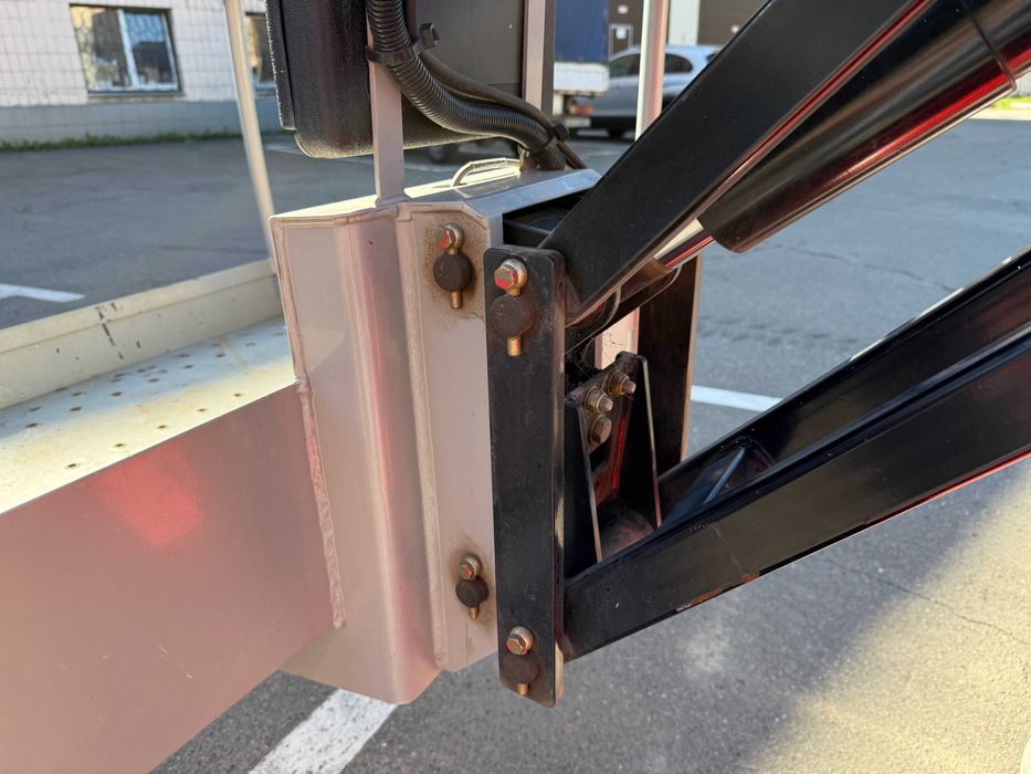 Вертикальний щогловий електричний підйомник MANITOU 100VJR 10 метрів