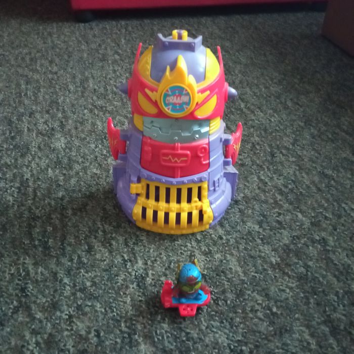 Więzienie super things