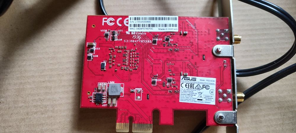 PCE-AC56 від Asus — це бездротовий, дводіапазонний адаптер WiFi