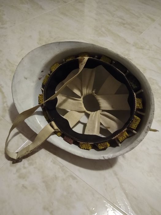 Kask budowlany, zabytkowy, kolekcjonerski PRL, czterdziestolatek