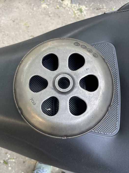 Щека Вариатора piaggio 500 master arrilia сцепление ролики