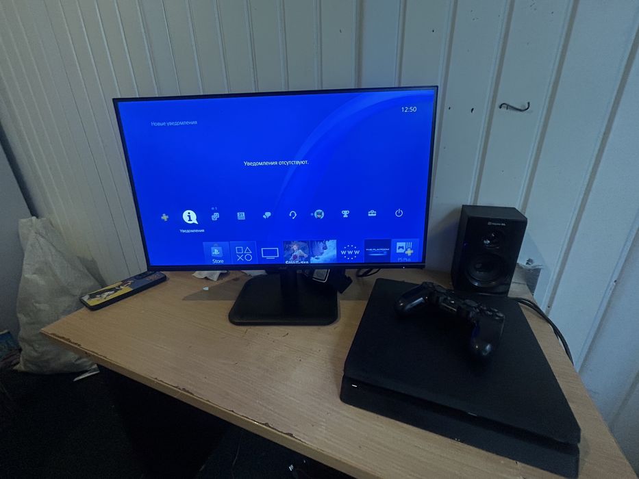 Продам ПС4 + Монітор